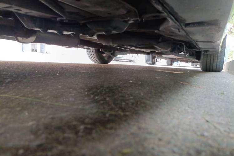 Used Mazda 8 2011 2.3L Deluxe Edition Chassis Front Left