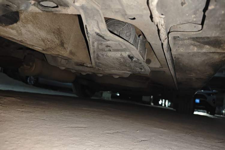 Used Mazda 8 2011 2.3L Deluxe Edition Chassis Front Left