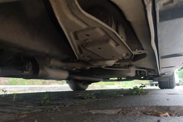 Used Mazda 8 2011 2.3L Deluxe Edition Chassis Front Left