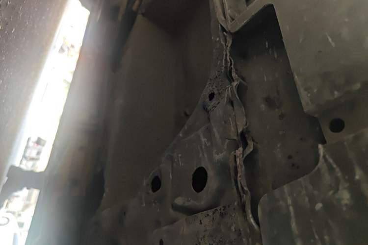 Used Mazda 8 2011 2.3L Deluxe Edition Chassis Front Right