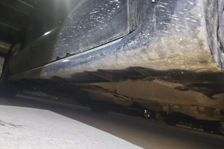 Used Mazda 8 2011 2.3L Ultimate Edition Chassis Front Right