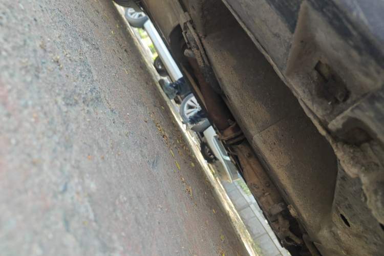Used Mazda 8 2011 2.3L Deluxe Edition Chassis Front Right