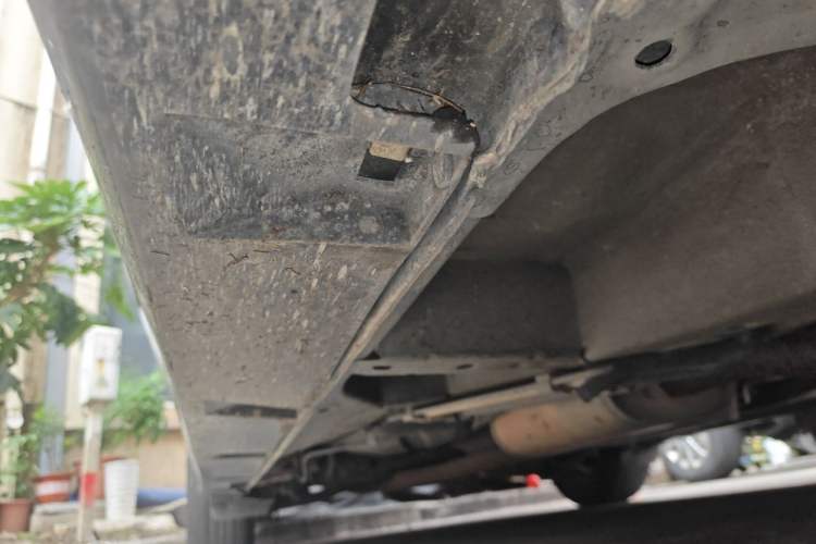 Used Mazda 8 2011 2.3L Deluxe Edition Chassis Front Right