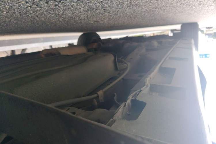 Used Mazda 8 2011 2.3L Elite Edition Chassis Rear Left