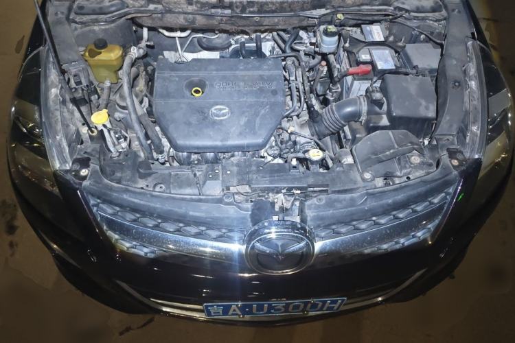 Used Mazda 8 2011 2.3L Ultimate Edition Engine Bay