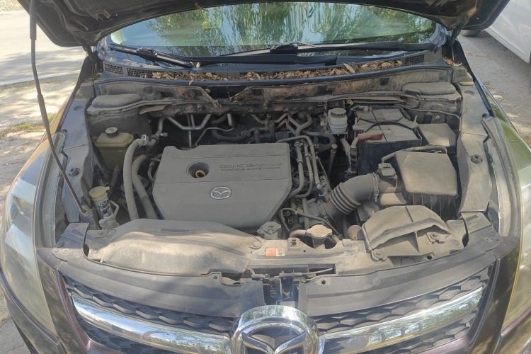 Used Mazda 8 2011 2.3L Deluxe Edition Engine Bay