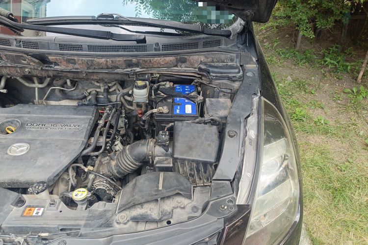 Used Mazda 8 2011 2.3L Deluxe Edition Engine Bay Left
