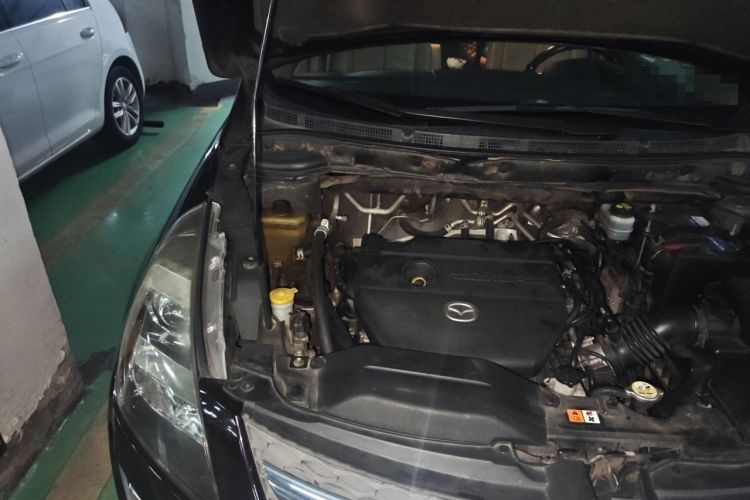 Used Mazda 8 2011 2.3L Ultimate Edition Engine Bay Right