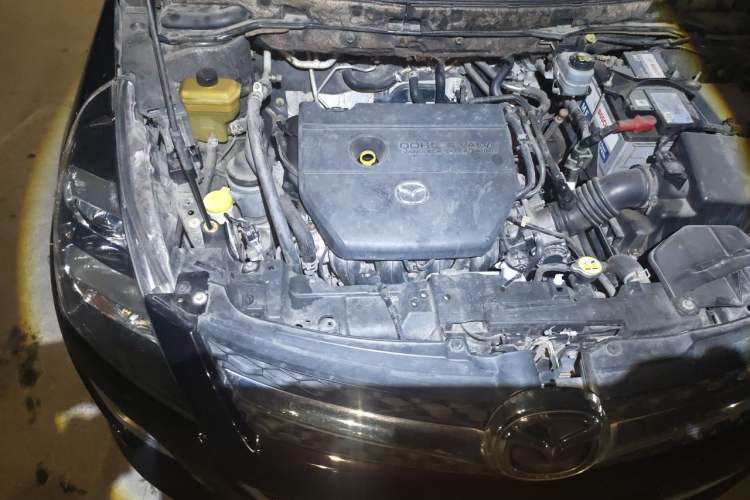 Used Mazda 8 2011 2.3L Ultimate Edition Engine Bay Right