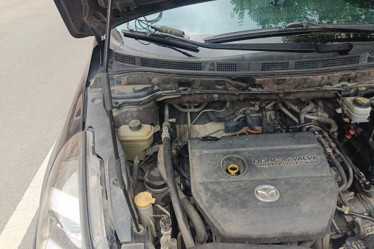 Used Mazda 8 2011 2.3L Deluxe Edition Engine Bay Right