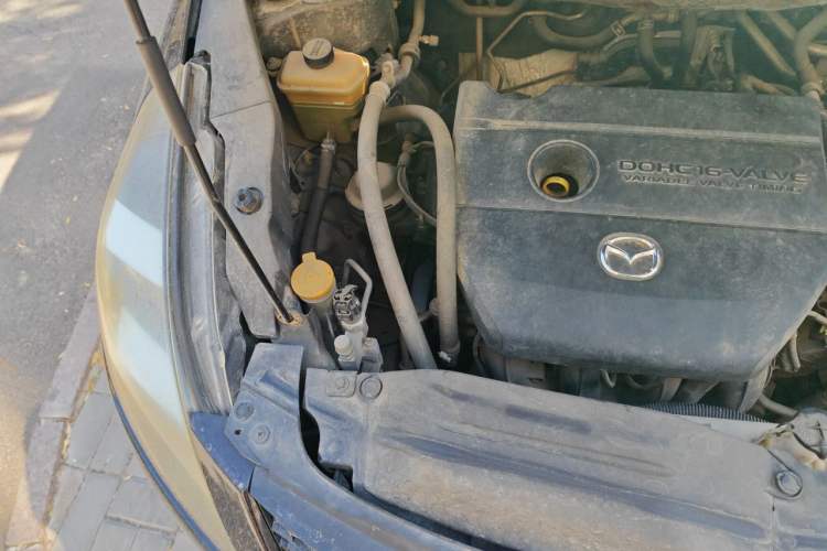 Used Mazda 8 2011 2.3L Ultimate Edition Engine Bay Right