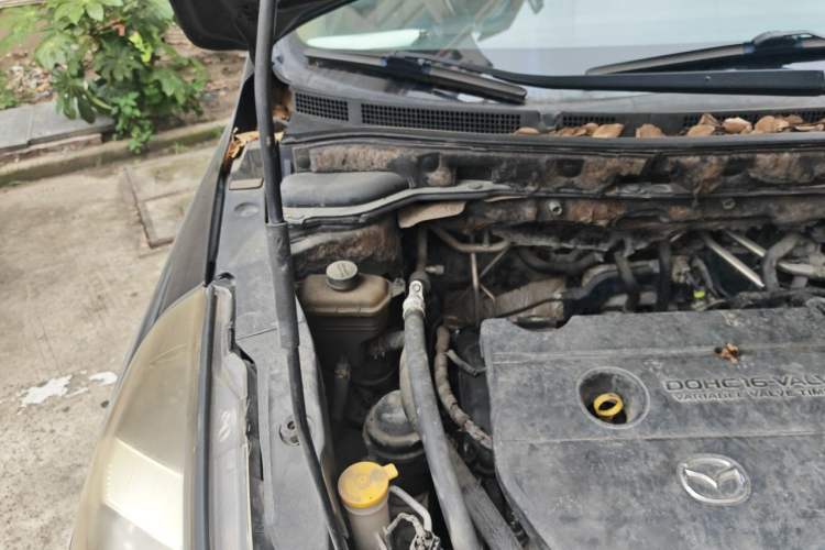 Used Mazda 8 2011 2.3L Deluxe Edition Engine Bay Right
