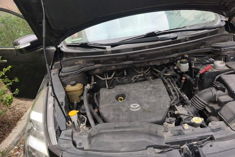 Used Mazda 8 2011 2.3L Deluxe Edition Engine Bay Right