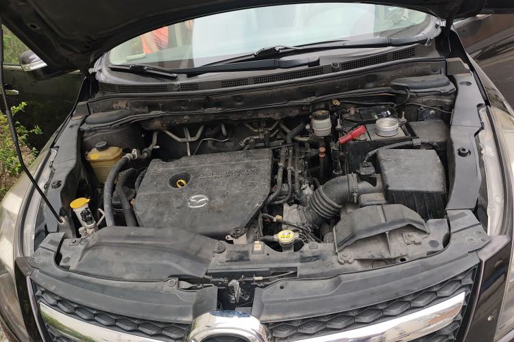 Used Mazda 8 2011 2.3L Deluxe Edition Engine Bay