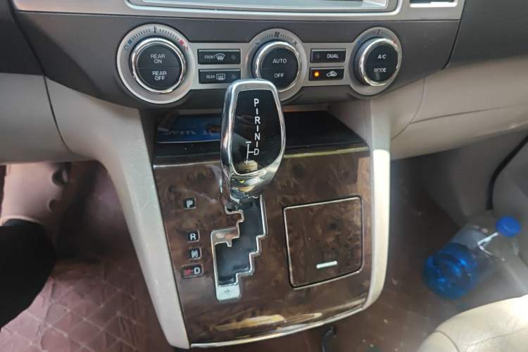Used Mazda 8 2011 2.3L Deluxe Edition Gear Lever