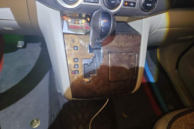 Used Mazda 8 2011 2.3L Ultimate Edition Gear Lever