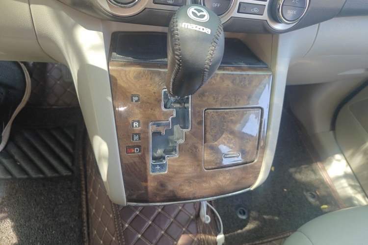 Used Mazda 8 2011 2.3L Deluxe Edition Gear Lever