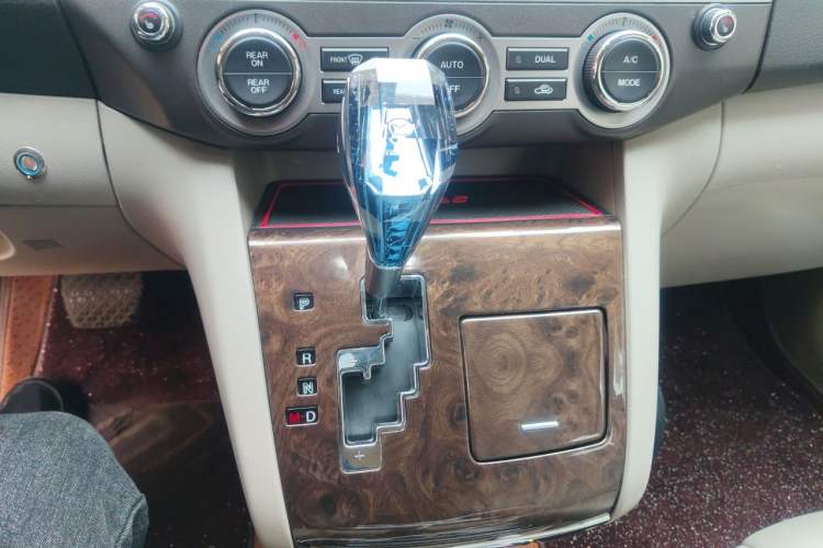 Used Mazda 8 2011 2.3L Ultimate Edition Gear Lever