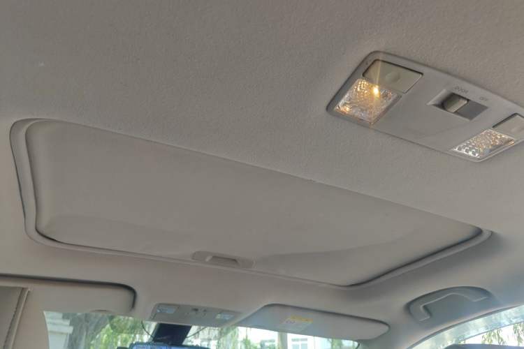 Used Mazda 8 2011 2.3L Deluxe Edition Headliner