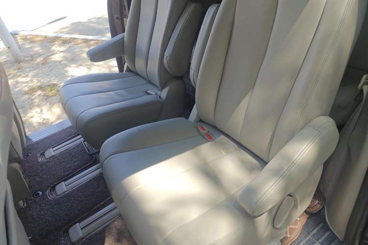 Used Mazda 8 2011 2.3L Deluxe Edition Left Rear Seat