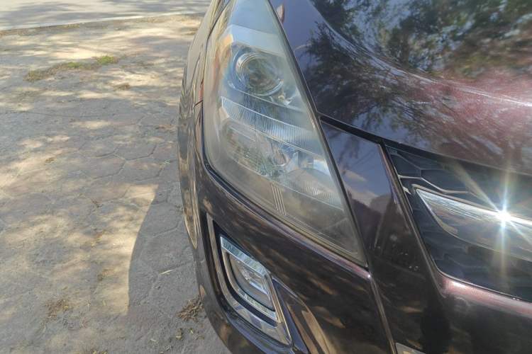 Used Mazda 8 2011 2.3L Deluxe Edition Right Front Headlight