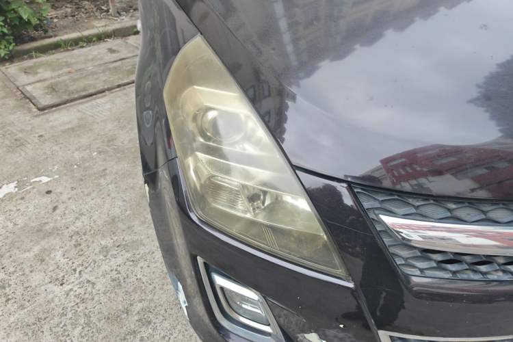 Used Mazda 8 2011 2.3L Deluxe Edition Right Front Headlight