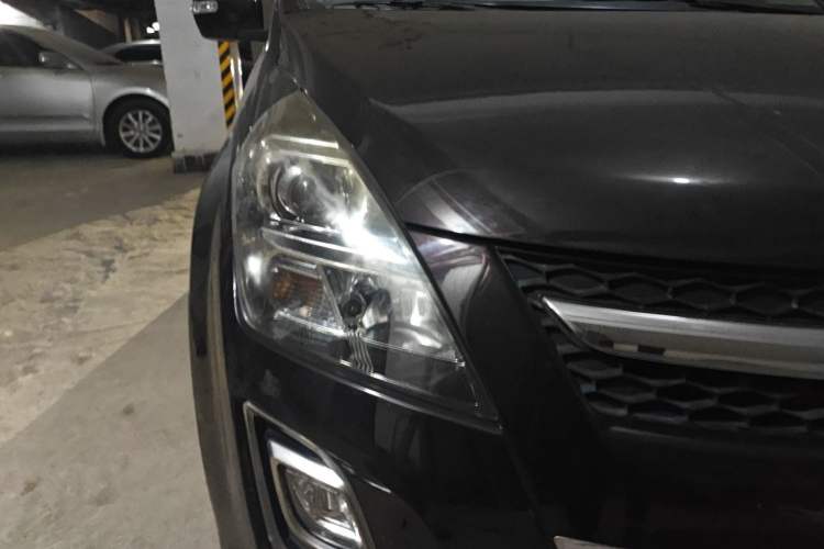 Used Mazda 8 2011 2.3L Deluxe Edition Right Front Headlight