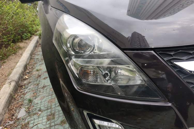 Used Mazda 8 2011 2.3L Deluxe Edition Right Front Headlight