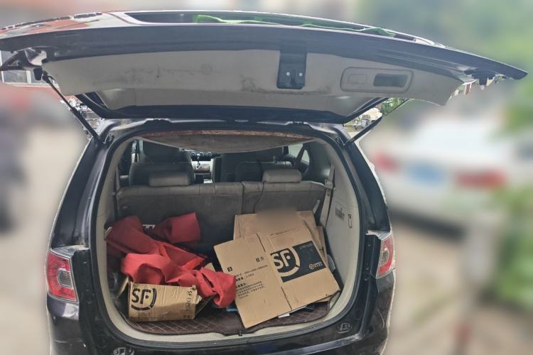 Used Mazda 8 2011 2.3L Deluxe Edition Trunk