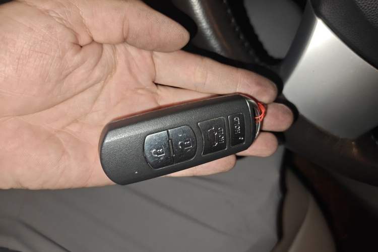 Used Mazda 8 2011 2.3L Ultimate Edition Vehicle Key