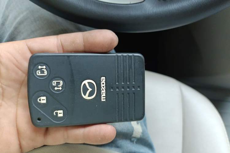 Used Mazda 8 2011 2.3L Deluxe Edition Vehicle Key