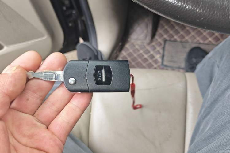 Used Mazda 8 2011 2.3L Deluxe Edition Vehicle Key