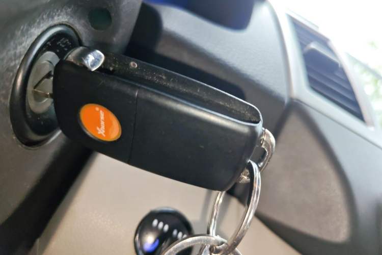 Used Mazda 8 2011 2.3L Elite Edition Vehicle Key