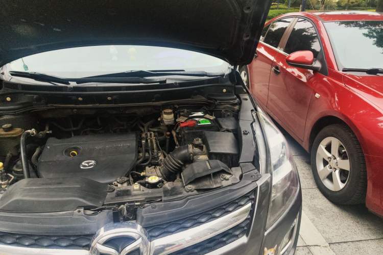 Used Mazda 8 2011 2.3L Deluxe Edition Engine Bay Left