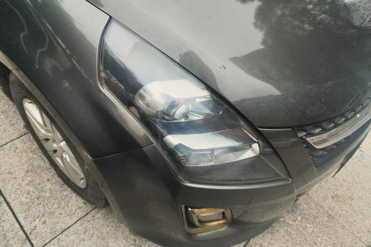 Used Mazda 8 2011 2.3L Deluxe Edition Right Front Headlight