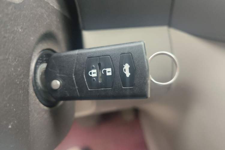 Used Mazda 8 2011 2.3L Deluxe Edition Vehicle Key