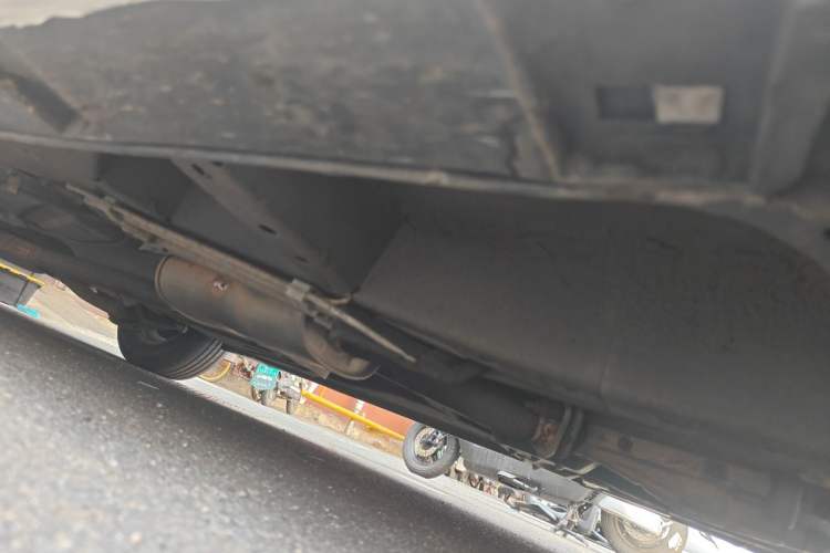 Used Mazda 8 2011 2.3L Deluxe Edition Chassis Front Right