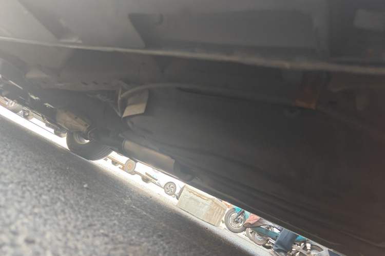 Used Mazda 8 2011 2.3L Deluxe Edition Chassis Rear Left