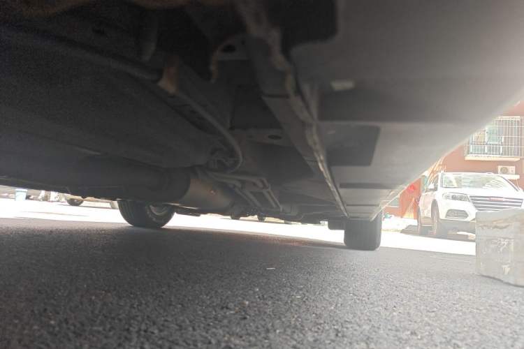Used Mazda 8 2011 2.3L Deluxe Edition Chassis Rear Right