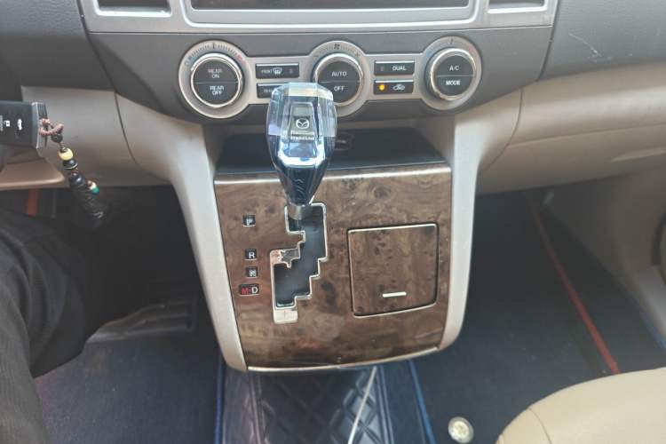 Used Mazda 8 2011 2.3L Deluxe Edition Gear Lever