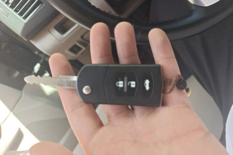 Used Mazda 8 2011 2.3L Deluxe Edition Vehicle Key