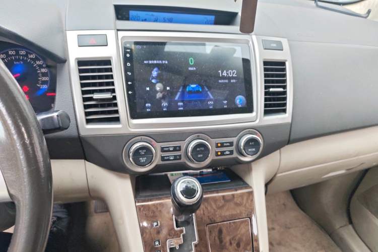 Used Mazda 8 2013 2.5L Ultimate Edition Audio And AC Panel