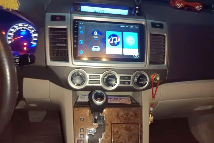 Used Mazda 8 2013 2.5L Ultimate Edition Audio And AC Panel