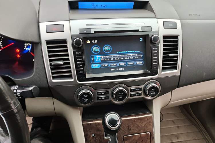 Used Mazda 8 2013 2.5L Ultimate Edition Audio And AC Panel
