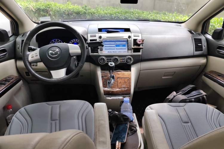 Used Mazda 8 2013 2.5L Ultimate Edition Center Console