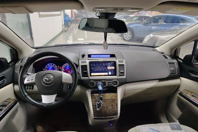 Used Mazda 8 2013 2.5L Ultimate Edition Center Console