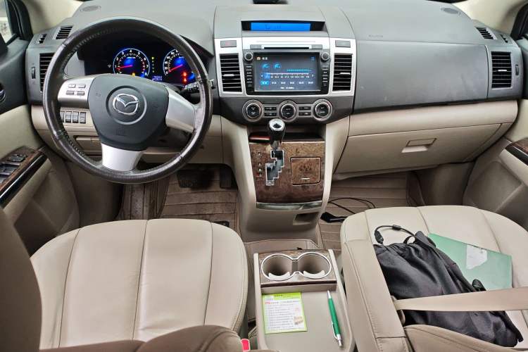 Used Mazda 8 2013 2.5L Ultimate Edition Center Console