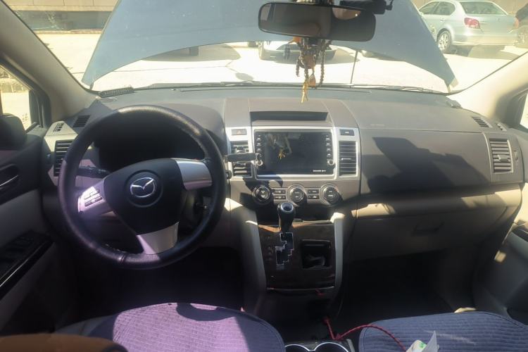 Used Mazda 8 2013 2.5L Deluxe Edition Center Console