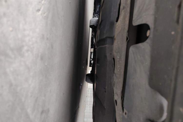 Used Mazda 8 2013 2.5L Elite Edition Chassis Front