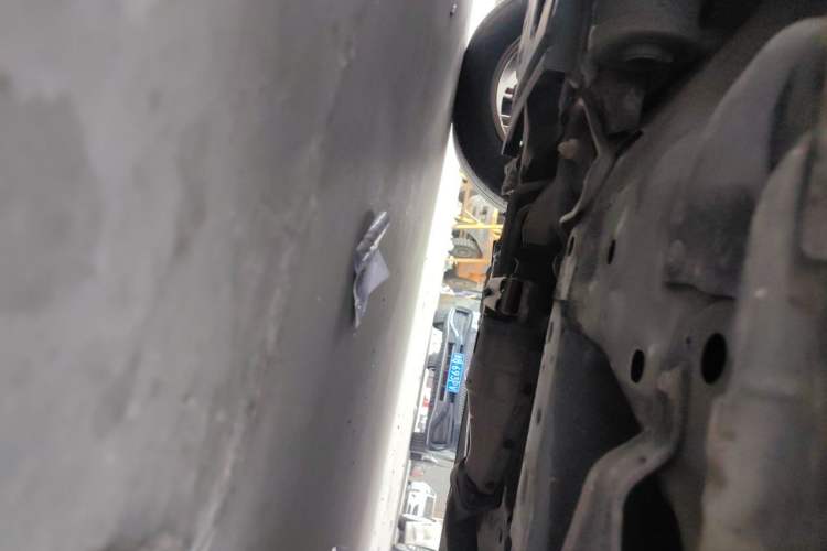 Used Mazda 8 2013 2.5L Elite Edition Chassis Front Left